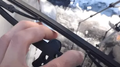 how to remove windshield wipers